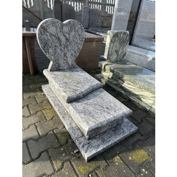 Nr W004Nagrobek z wystawyGranit: lawenderWymiar: 100x50 cm