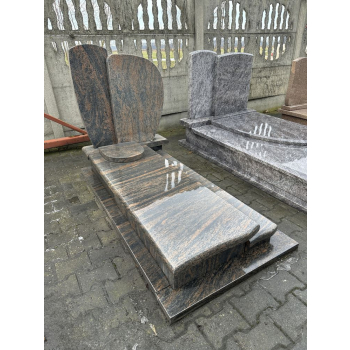 Nr W009Nagrobek z ekspozycjiGranit: GnejsWymiar: 180x90 cm