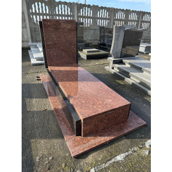 Nr W015Nagrobek z wystawyGranit: WangaWymiar: 190x90 cm