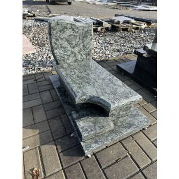 Nr W017Nagrobek z ekspozycjiGranit: Olive GreenWymiar: 100x55 cm