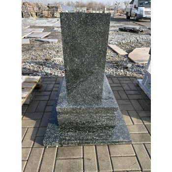 Nr W019<br />Nagrobek z ekspozycji<br />Granit: Hassan<br />Wymiar: 100x70 cm