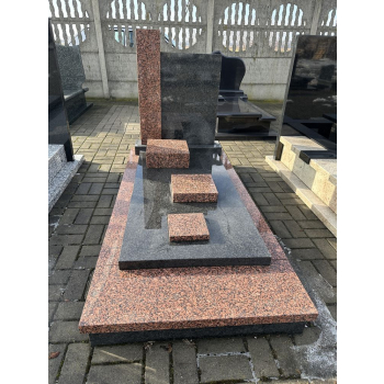 Nr W022<br />Nagrobek z wystawy<br />Granit: Balmoral<br />Wymiar: 190x90 cm