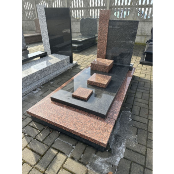 Nr W022<br />Nagrobek z wystawy<br />Granit: Balmoral<br />Wymiar: 190x90 cm