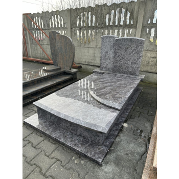 Nr W031<br />Nagrobek z ekspozycji<br />Granit: Orion<br />Wymiar: 200x110 cm