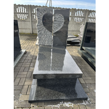 Nr W034<br />Nagrobek z wystawy<br />Granit: Impala<br />Wymiar: 180x90 cm