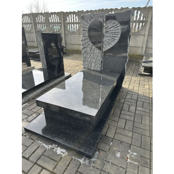 Nr W034<br />Nagrobek z wystawy<br />Granit: Impala<br />Wymiar: 180x90 cm