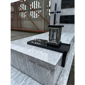 Nr P218<br />Nagrobek granitowy<br />Granit: River White<br />Wymiar: 190x90 cm